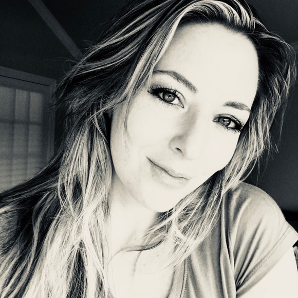 Meet your Posher, Kellie - Picture 1 of 1